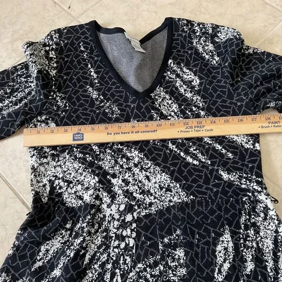 Carmen Marc Valvo Fit & Flare Dress Womens Large ponte knit long sleeve v-neck - Picture 4 of 8